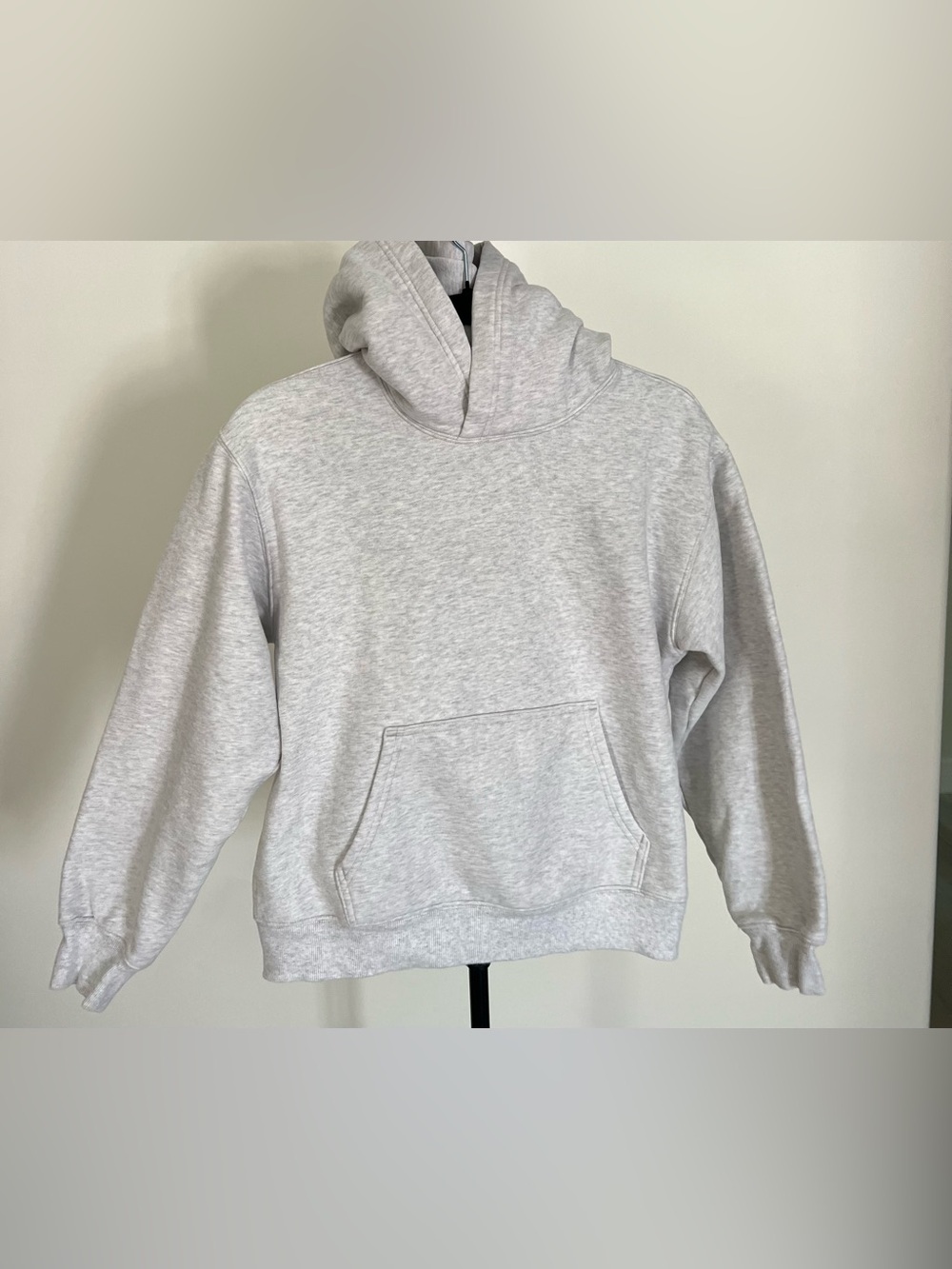 Aritzia Women’s Light Gray Pullover Hoodie Sweatshirt